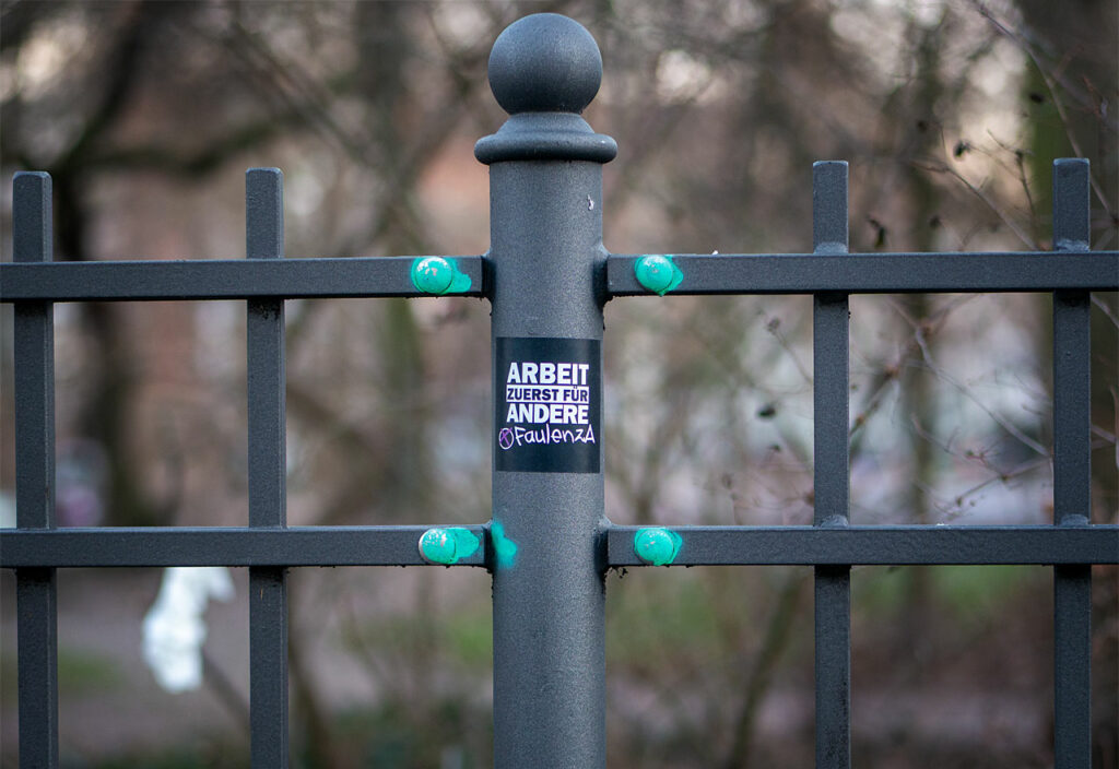 Berlin - Arbeit zuerst für andere